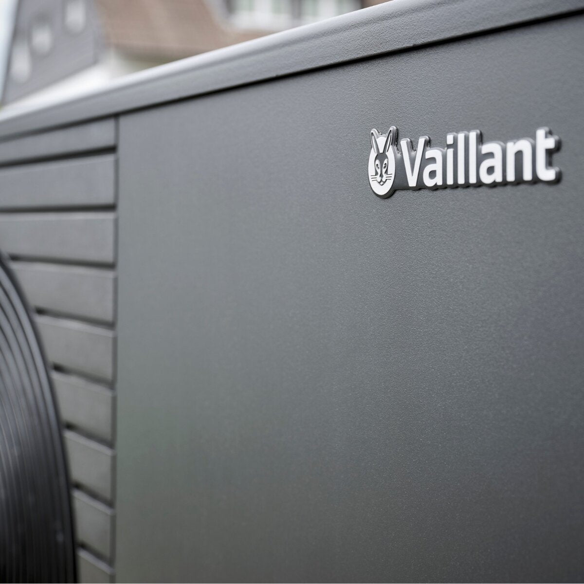 Vaillant aroTHERM plus VWL 125/8.1 12 kW 400 V three-phase monoblock R290 A+++ high-temperature air-to-water heat pump