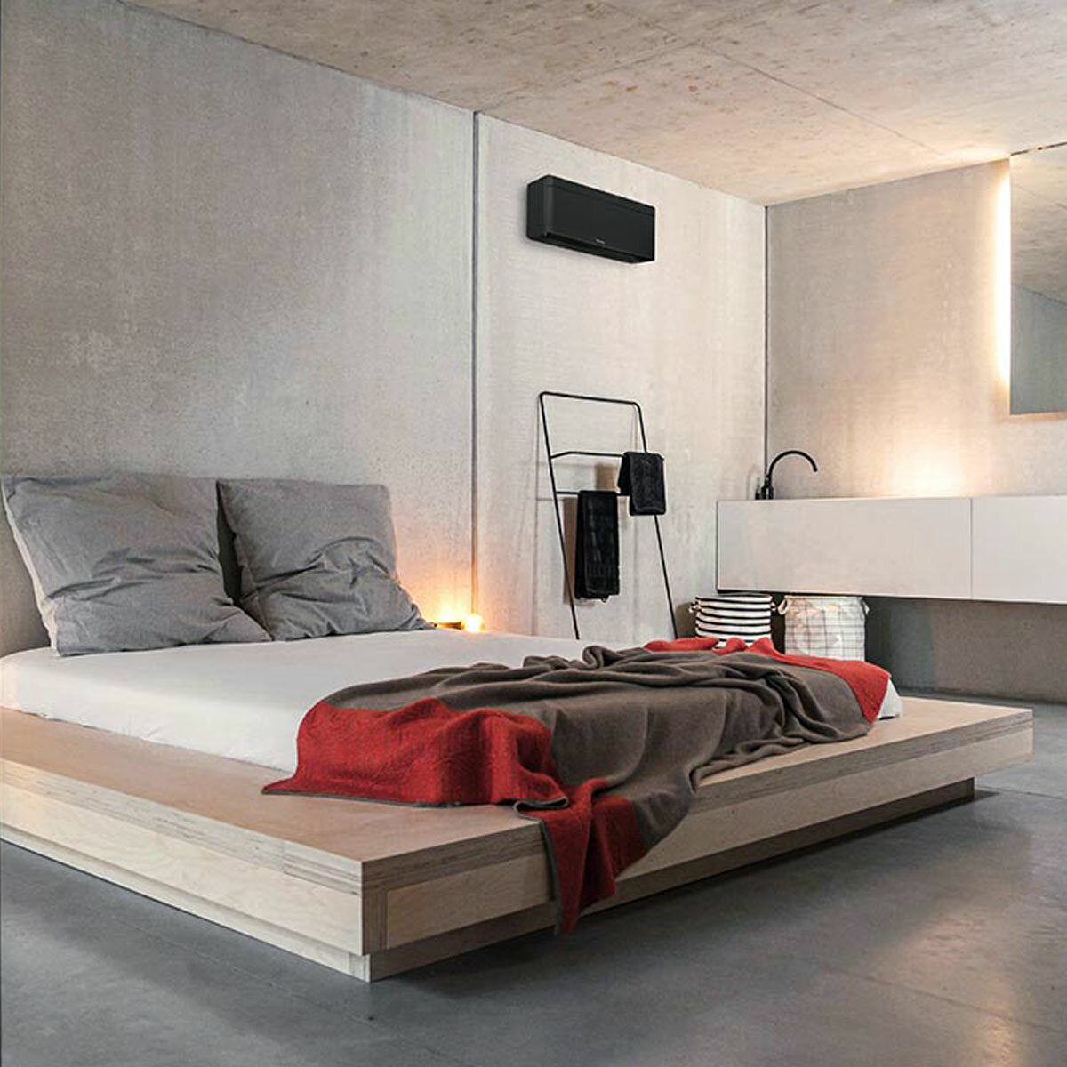 Daikin Stylish Total Black Dual-Split-Klimaanlage 9000+15000 BTU Wechselrichter A+++ WLAN-Außeneinheit 5 kW