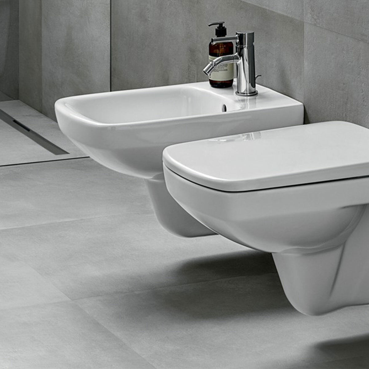 Wall hung toilet Geberit Selnova Square Rimfree