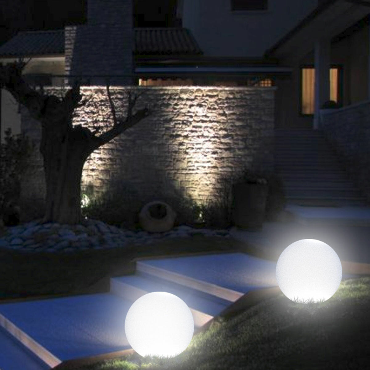 Arkema SF300 garden light sphere in LLDPE resin with 30 cm photovoltaic panel